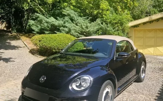 VW New Beetle Cabriolet 1.2 TSI Design DSG