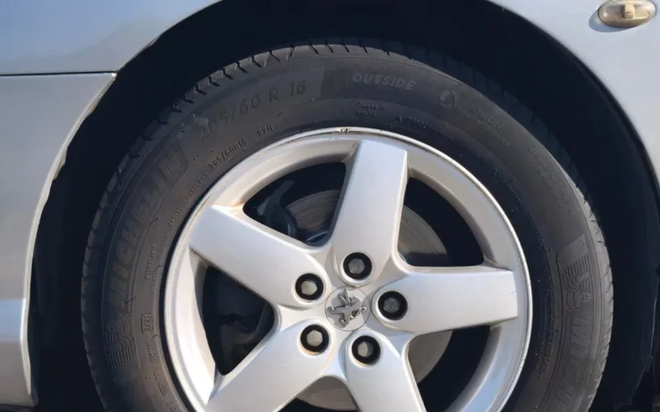 Peugeot 407