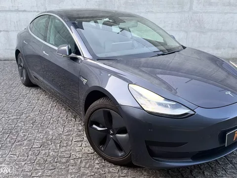 Tesla Model 3 Tração Traseira