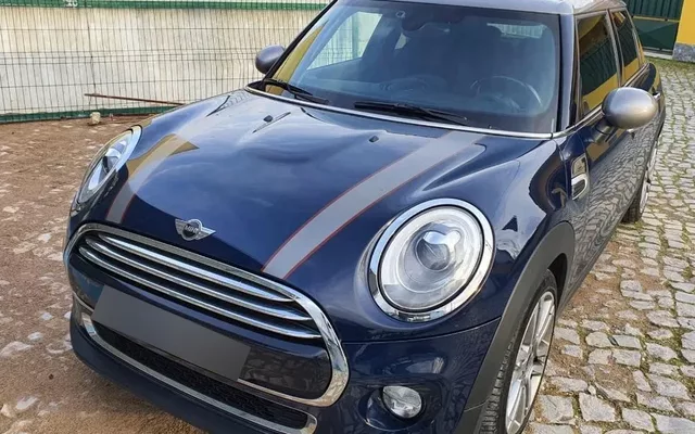 MINI 5 Portas Cooper D Aut. Seven