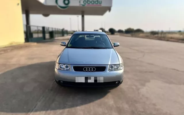 AUDI A3 1.6 102cv
