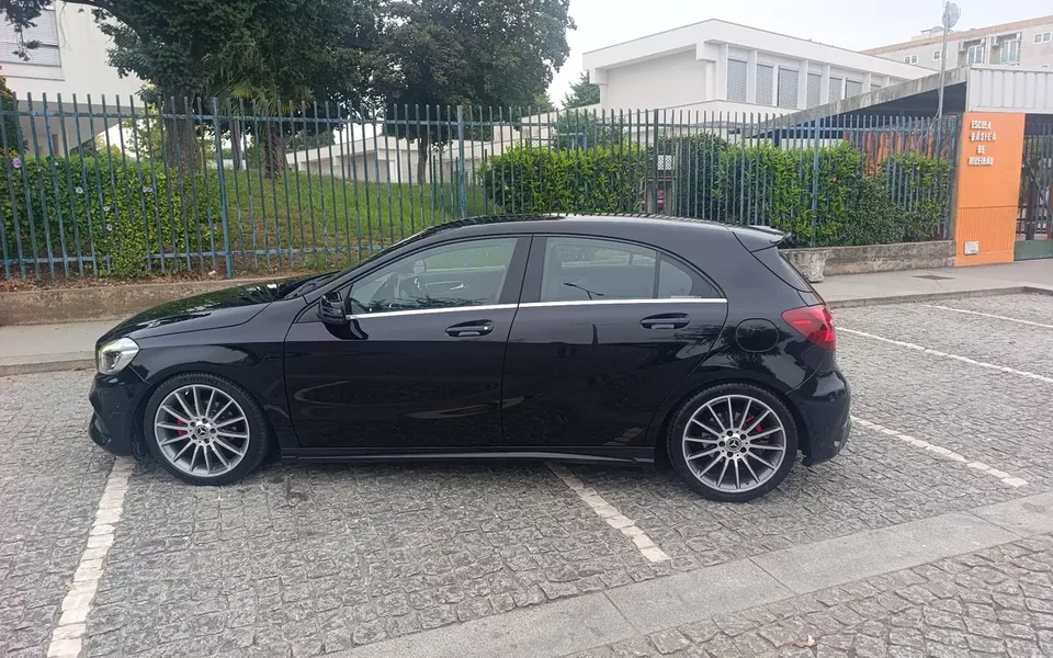 Mercedes-Benz A 180 d AMG Line