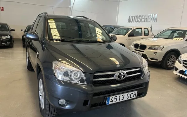 TOYOTA RAV-4 2.2 D-4D 136cv Sol - 10800€ en Badajoz