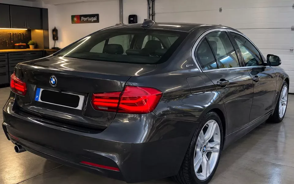 BMW 330