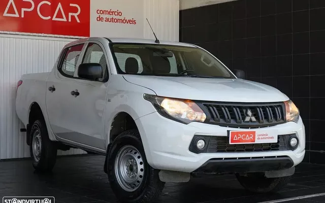 Mitsubishi L200 2.4 DI-D CD Invite 4WD