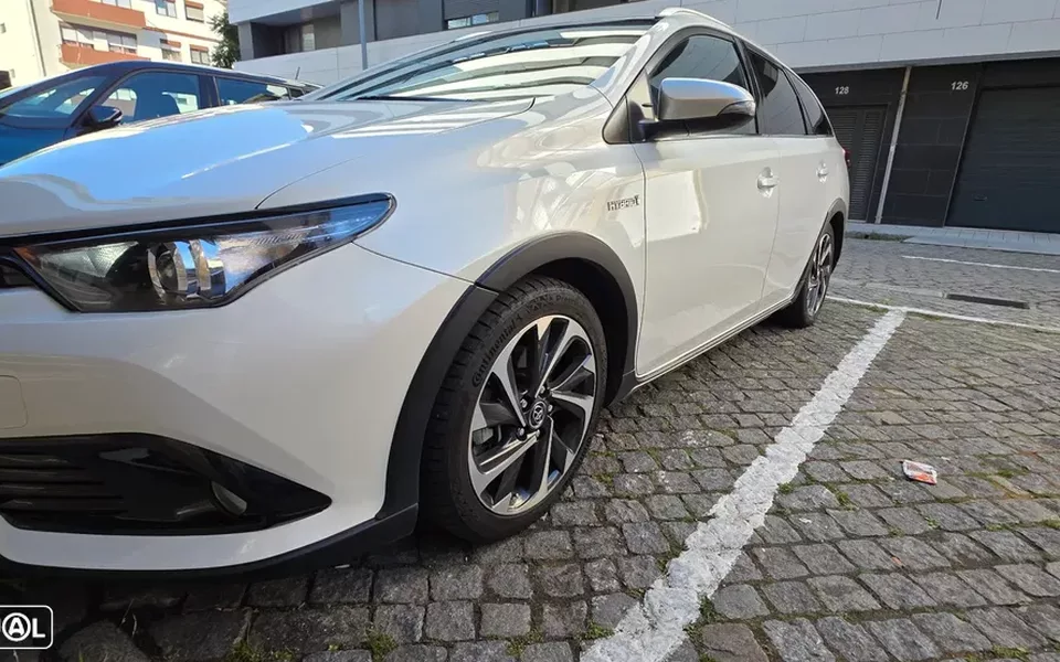 Toyota Auris Touring Sports 1.8 HSD Exclusive+Navi