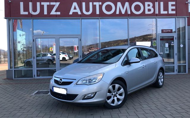 Opel Astra 2012