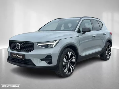 Volvo XC 40 2.0 B3 Plus Dark