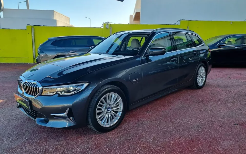 BMW 320 e Line Luxury Auto