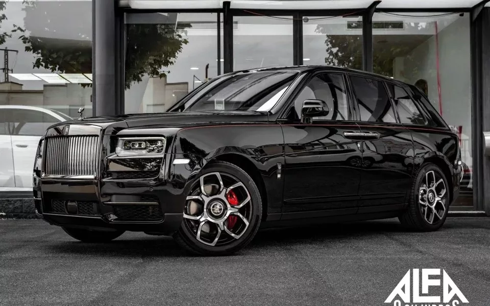 ROLLS-ROYCE Cullinan Cullinan Black Badge