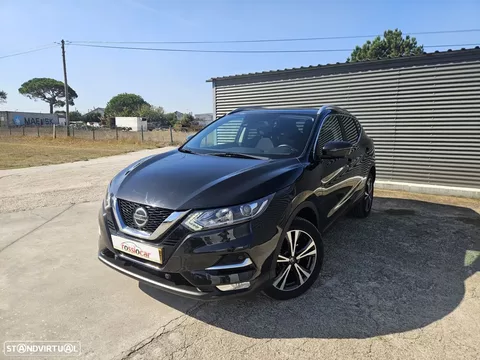 Nissan Qashqai 1.3 DIG-T N-Connecta LED+SKY