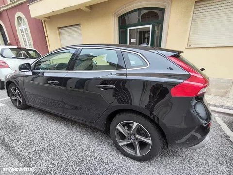 Volvo V40 2.0 D4 R-Design
