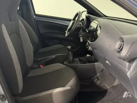 TOYOTA Aygo X Cross AYGO X CROSS 1.0 VVT-I 72CV Play