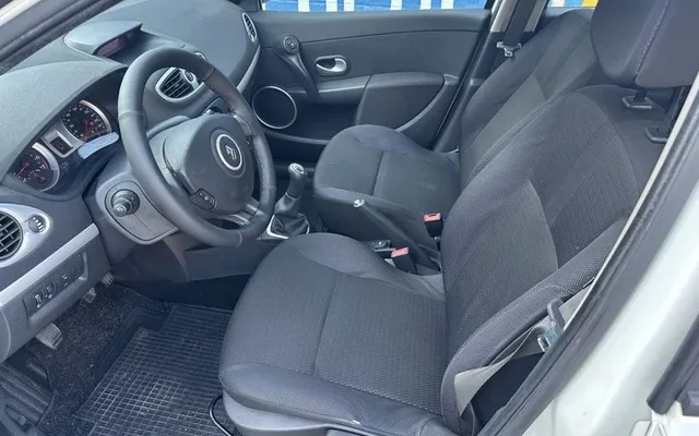 RENAULT Clio Clio 1.2 16v Authentique
