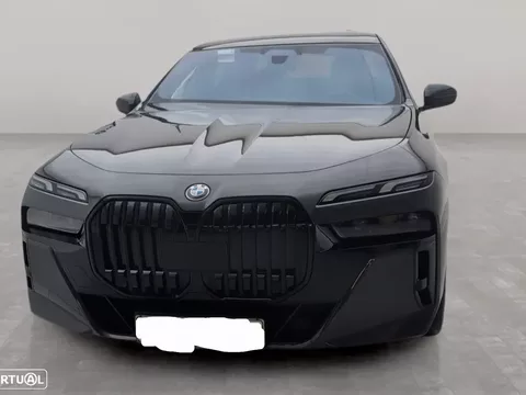 BMW i7