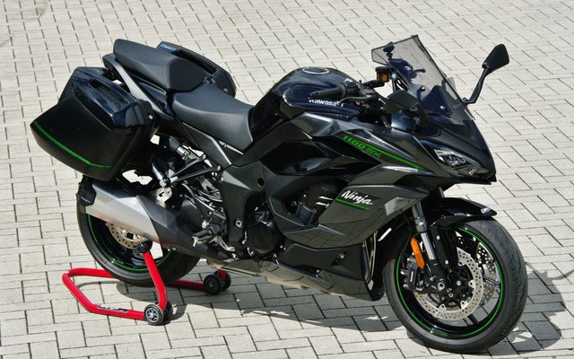 Kawasaki Ninja 1100 SX Tourer