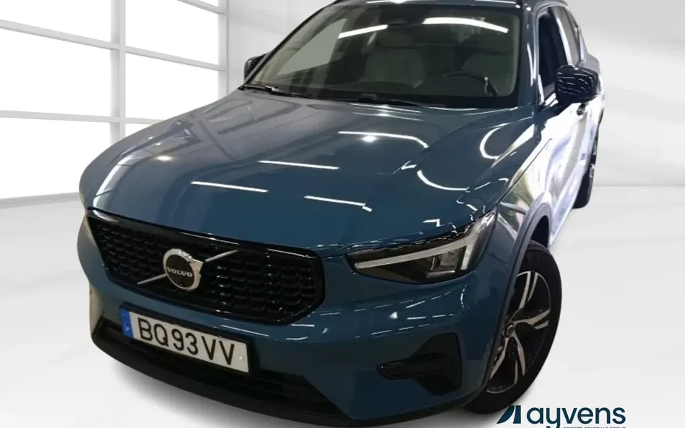 Volvo XC 40 2.0 B3 Plus Dark