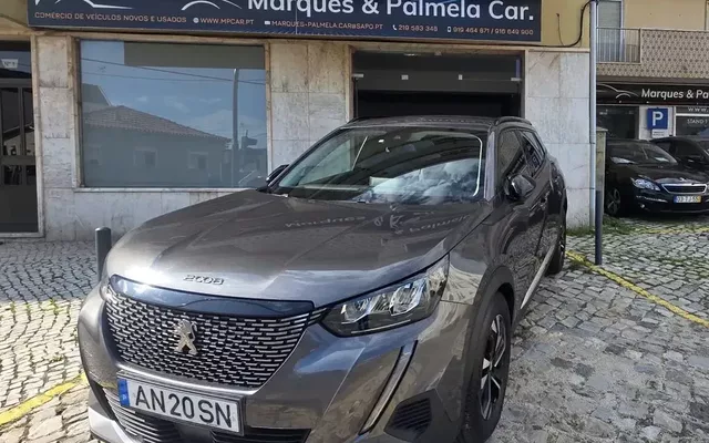 Peugeot 2008 1.5 BlueHDi Allure Pack