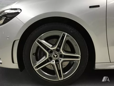 MERCEDES-BENZ Clase B CLASE B 250 e AMG Line
