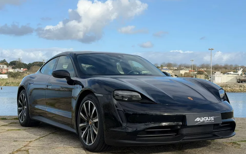 Porsche Taycan Standard