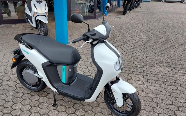 Yamaha Neo s Elektro Neufahrzeug