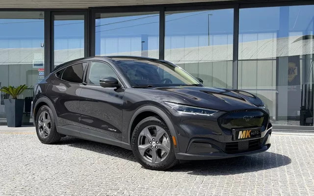 Ford Mustang Mach-E AWD PREMIUM