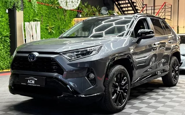 TOYOTA RAV-4 2.5l 220H Luxury