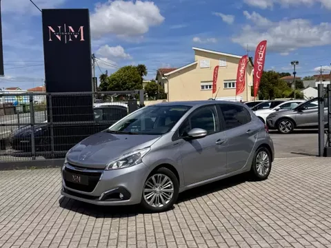 Peugeot 208 2019 1.2 PureTech Signature
