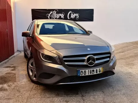 Mercedes-Benz A 200 2013 .