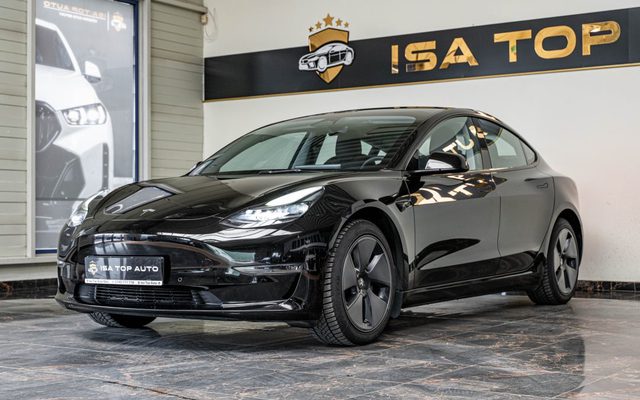 Tesla Model 2022