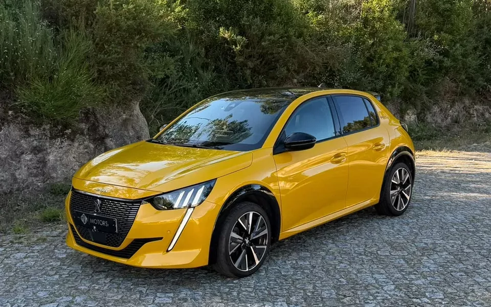 Peugeot 208 1.2 PureTech GT Line EAT8