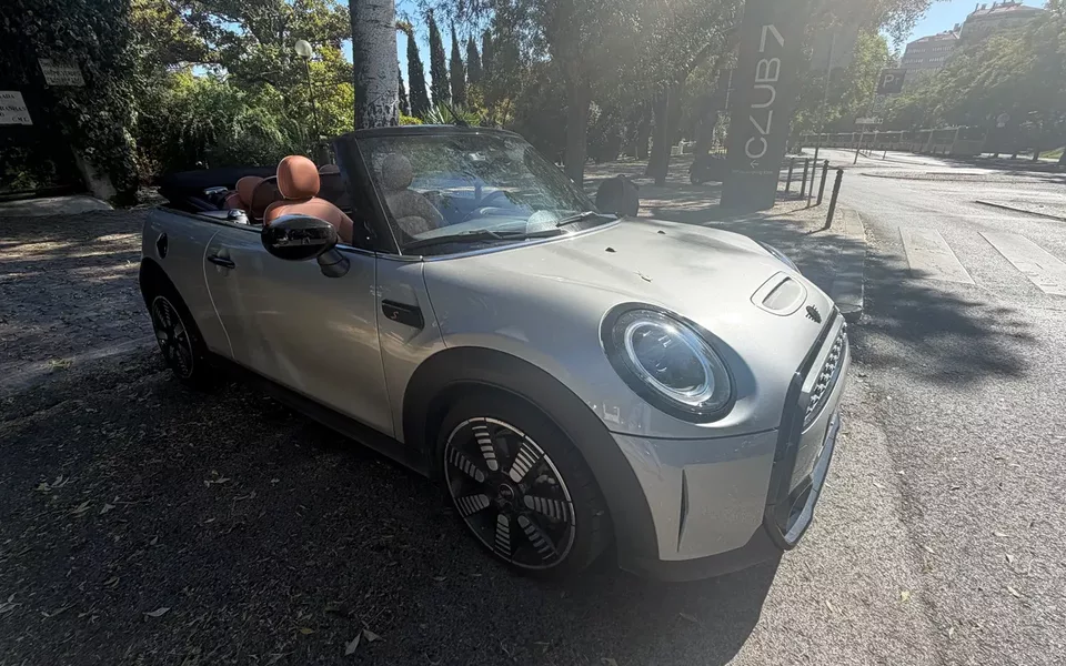 MINI Cabrio Cooper S Premium Extra Essential Auto