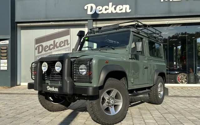 LAND-ROVER Defender Defender 90 SW E