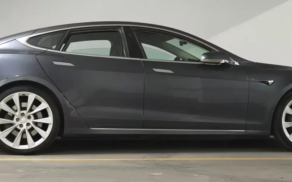 Tesla Model S Long Range