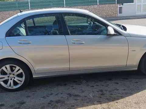 Mercedes-Benz C 220