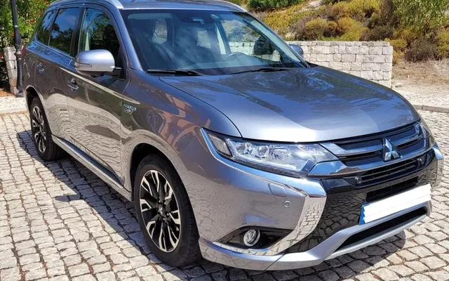 Mitsubishi Outlander 2.0 Instyle Navi