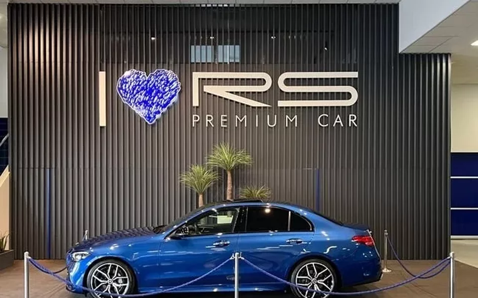 MERCEDES-BENZ Clase C 300 AMG Line Berlina