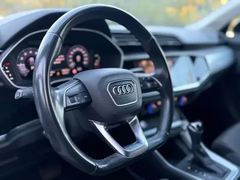 Audi Q3 2020 TFSI SE Business S tronic