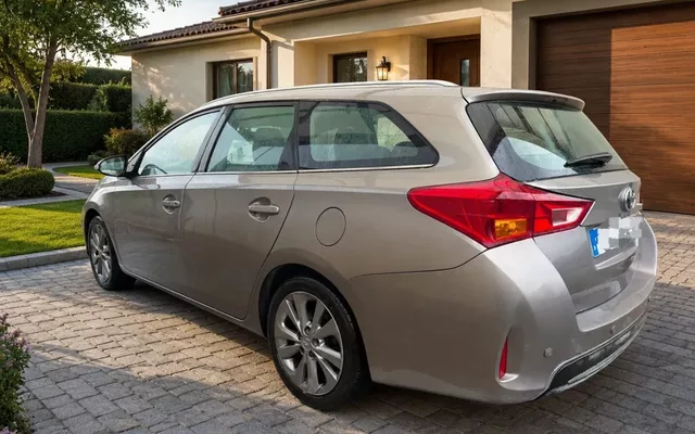 Toyota Auris Touring Sports 1.8 HSD Exclusive +TSS+Navi