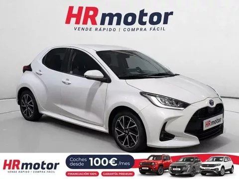 TOYOTA Yaris Active Plus