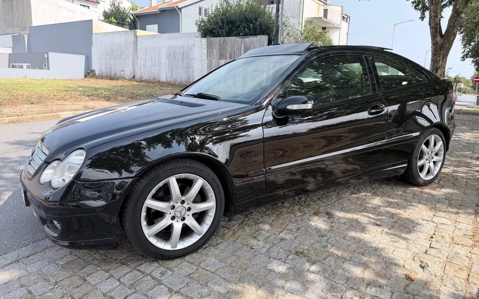 Mercedes-Benz C 230