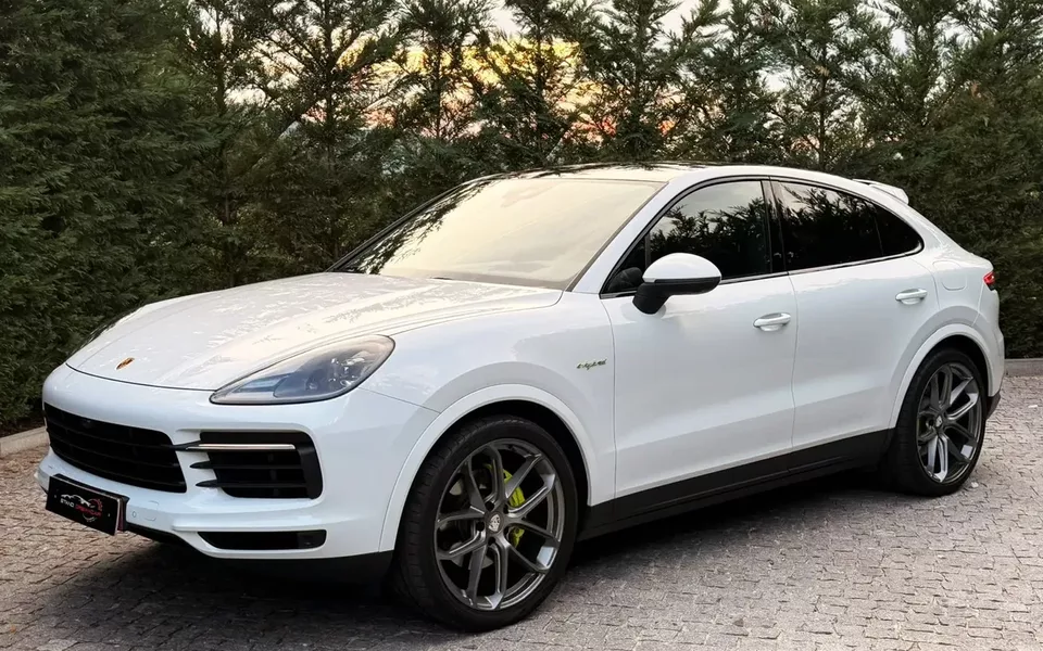 Porsche Cayenne E-Hybrid Tiptronic S Black Edition