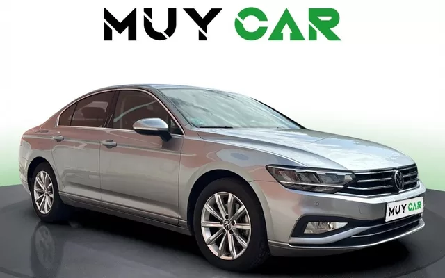 VOLKSWAGEN Passat Passat 2.0TDI EVO Executive DSG7 90kW - 17890€ en Sevilla