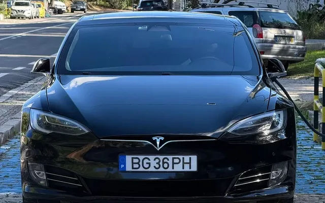 Tesla Model S 75D AWD