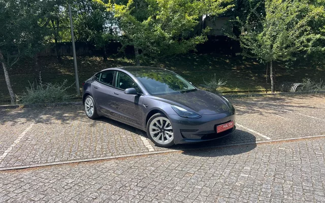 Tesla Model 3 Standard Range Plus RWD