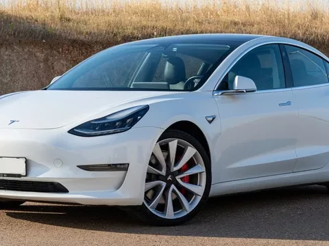 TESLA Model 3 Model 3 Long-Range Dual Motor Performance AWD