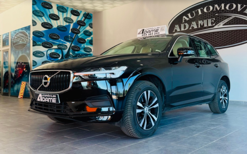 VOLVO XC60 XC60 B4 Momentum AWD Aut.