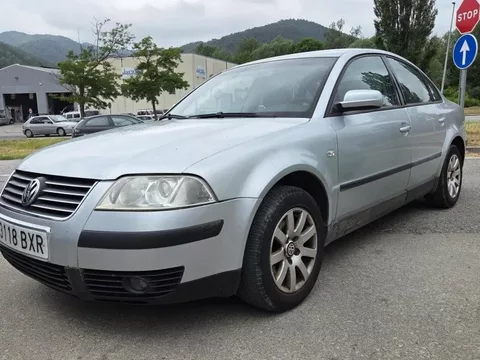 VOLKSWAGEN Passat Passat 1.6 Edition Trend - 2850€ en Ripoll