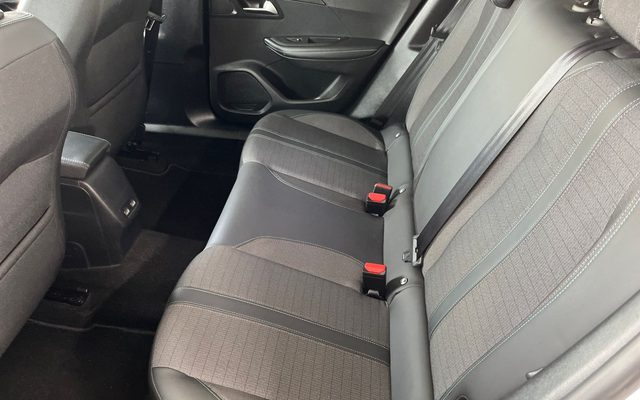 Peugeot 2008 Allure Pack Puretech 100 S&S 6 Vel. MAN