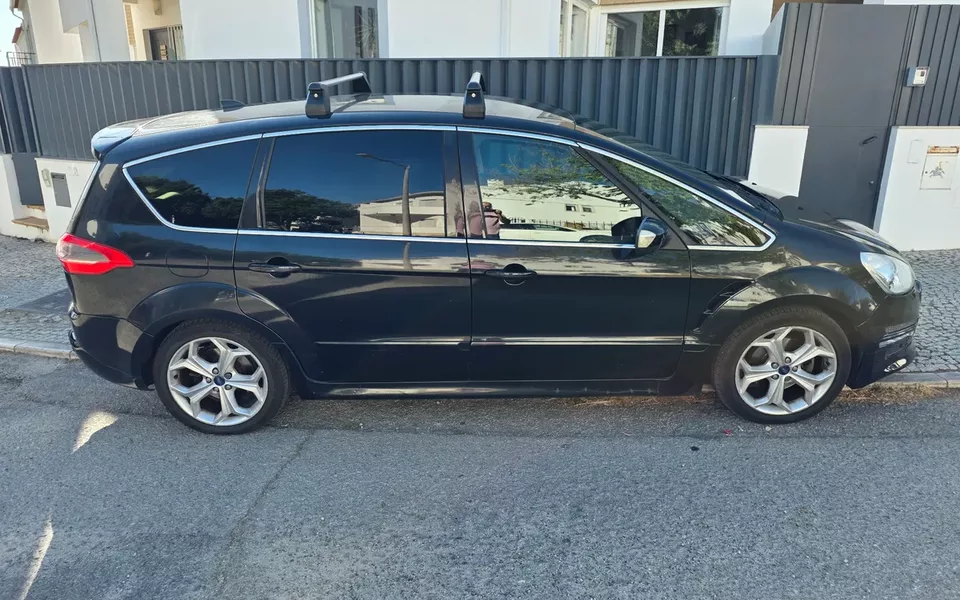 Ford S-Max 2.0 TDCi Titanium 7L 143g